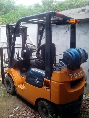 ขายTOYOTA-7FG15ขนาด1.5ตัน.เสาสูง3เมตร.เกียร์ธรรมดา.สภาพสวยๆ175,000บาท