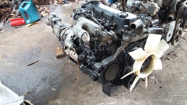 ขายเครื่อง Nissan TD27 พร้อมเกียร์ สภาพสวย ขายเครื่อง Nissan TD27 พร้อมเกียร์ สภาพสวย
