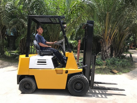 ขายFORKLIFT KOMATSU FD15(ดีเซล)(1.5ตัน) สวยเดิมจากญี่ปุ่น ยังไม่เคยใช้ในไทย 125,000เท่านั้น!!