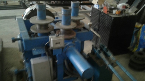 เครื่องดัดเหล็กกล่องสี่เหลี่ยม มอเตอร์ 5 แรง ไฟบ้าน