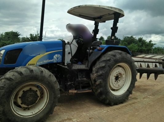 ขาย 850,000 บาท NEWHOLLAND T5060 สภาพสวยกิ๊ป 2 เพลา (ใบมีด- หาง 7 ) เอกสารเล่มทะเบียน  รถอยู่ กทม โทร&amp;ไอดีไลน์ 0610710295