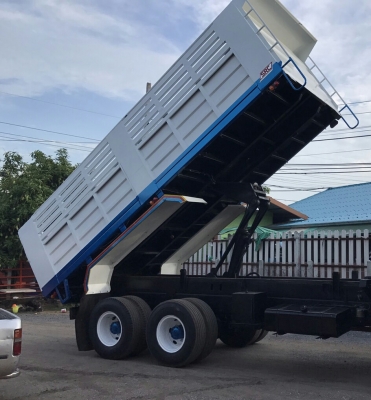 สิบล้อ อิซูชุ 270ยูโร 2.ปี48 ดั้ม.กะบะสวยๆ มีระบบลากจูง รถสภาพดีสวยพายในครบ พร้อมใช้งาน ทะเบียนพร้อมโอน