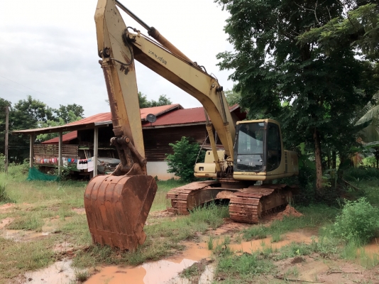 ขาย 695,000 บาท KOMATSU PC200-6 เครื่อง คามินท์ โช่หนา เอวแน่น ไฟฟ้าครบ แอร์เย็น เอกสารเล่มทะเบียนภาษีไม่ขาด  รถอยู่ จ.สกลนคร โทร&amp;ไอดีไลน์ 0610710295