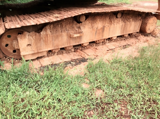 ขาย 695,000 บาท KOMATSU PC200-6 เครื่อง คามินท์ โช่หนา เอวแน่น ไฟฟ้าครบ แอร์เย็น เอกสารเล่มทะเบียนภาษีไม่ขาด  รถอยู่ จ.สกลนคร โทร&amp;ไอดีไลน์ 0610710295