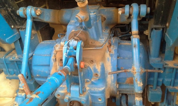 ขาย 535,000 บาท FORD 6640 (ใบมีดหน้า -หาง 3 และ 7 ) เครื่องดี เกียร์ทอล์คดี ยางสวย เอกสารเล่มทะเบียน  รถอยู่ จ.อุดรธานี โทร&amp;ไอดีไลน์ 0610710295