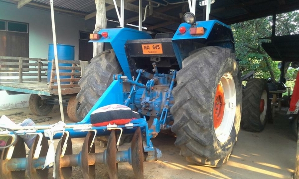 ขาย 535,000 บาท FORD 6640 (ใบมีดหน้า -หาง 3 และ 7 ) เครื่องดี เกียร์ทอล์คดี ยางสวย เอกสารเล่มทะเบียน  รถอยู่ จ.อุดรธานี โทร&amp;ไอดีไลน์ 0610710295