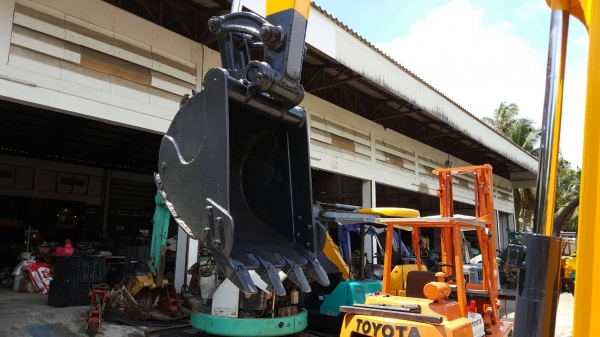 ขาย รถขุด KOMATSU รุ่น PC45R-8- มือสองญี่ปุ่น แทรกเหล็ก สลักบูท เอวแน่น 100\% ปั้มนิ้ว คอนโทรลสั้น ทำงานไว แรงดีทุกระบบ มือถือ/LINE ID: 0818753444