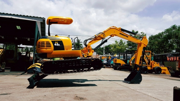 ขาย รถขุด KOMATSU รุ่น PC45R-8- มือสองญี่ปุ่น แทรกเหล็ก สลักบูท เอวแน่น 100\% ปั้มนิ้ว คอนโทรลสั้น ทำงานไว แรงดีทุกระบบ มือถือ/LINE ID: 0818753444
