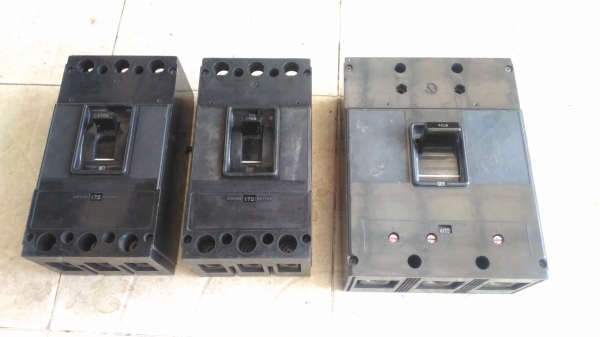 ขายเบรกเกอร์ 400 amp และ 175 amp 3 ขั้ว ของมิตซูบิชิ
