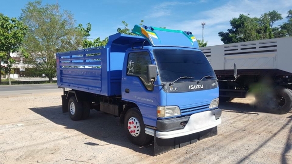 รถอีซูซู 6 ล้อดั้ม NPR 130 แรงม้า. ปี 48. สนใจติดต่อ 081 - 6079515 รถอีซูซู 6 ล้อดั้ม NPR 130 แรงม้า. ปี 48. สนใจติดต่อ 081 - 6079515
