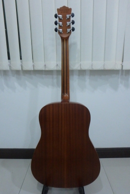 กีต้าร์โปร่งบาง DreamMaker รุ่น DM-100 หน้าไม้ขัดด้าน ข้างหลังไม้มะฮอกกานี มือสอง สภาพใหม่ สวยมาก มีกระเป๋า