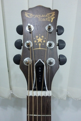 กีต้าร์โปร่งบาง DreamMaker รุ่น DM-100 หน้าไม้ขัดด้าน ข้างหลังไม้มะฮอกกานี มือสอง สภาพใหม่ สวยมาก มีกระเป๋า