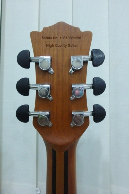 กีต้าร์โปร่งบาง DreamMaker รุ่น DM-100 หน้าไม้ขัดด้าน ข้างหลังไม้มะฮอกกานี มือสอง สภาพใหม่ สวยมาก มีกระเป๋า