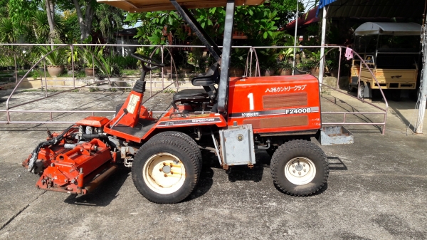 รถตัดหญ้า Kubota F2400b 4WD นำเข้าญี่ปุ่น สภาพ 90\% เครื่อง 3 สูบ