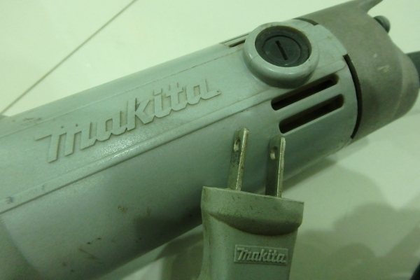 เครื่องเจียร 4 นิ้ว Makita N9500N ญี่ปุ่น ตูดเหล็ก ของแท้ สภาพใหม่