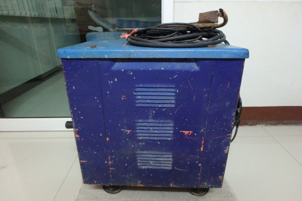 ตู้เชื่อม MARKITA 300A สภาพดี มีสายเชื่อม พร้อมใช้งาน ตู้เชื่อม MARKITA 300A สภาพดี มีสายเชื่อม พร้อมใช้งาน