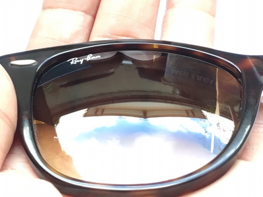Ray Ban wayfarer ลายกระเลนส์ไล่สี 54มม. Ray Ban wayfarer ลายกระเลนส์ไล่สี 54มม.