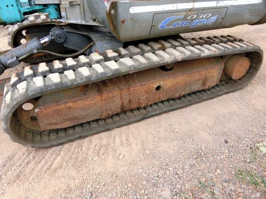 ขายรถขุด ยี่ห้อ: #KOBELCO แบบ: SK030 คอนโทนสั้น  ปั้มนิ้ว  ระบบเร็ว เครื่องนิ่ม เอวแน้น   รถเก่านอกแท้นำเข้าจากญี่ปุ่นแท้100\% มีเอกสารใบอินวอย  รถไม่เคยใช้งานในไทย  สนใจติดต่อ-ต่อรองราคา โทร : 099-907-9273 กิ๊ฟ กมลชนก