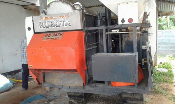 ขายรถเกี่ยวข้าว KUBOTA DC60 ปี54 ใช้งานน้อย 1525ชั่วโมง เอกสารพร้อมโอน ราคา190,000 สนใจโทร 090-8588220  093-3258446 www.narong2truck.com www.truck.in.th/498 https://www.facebook.com/narong2truck/ ID: narong498 ID: 09332584461 เพจ Facebook ณรงค์ ซื้อขายรถม