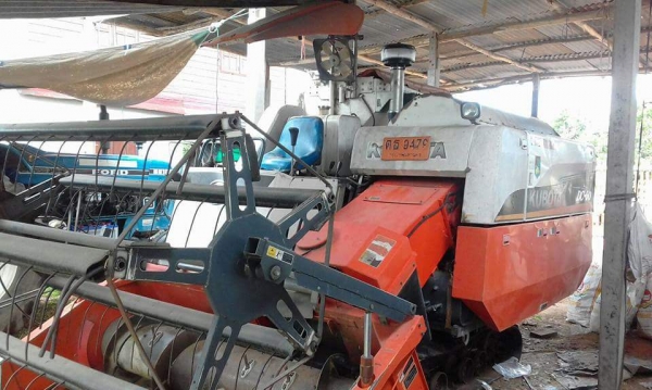 ขายรถเกี่ยวข้าว KUBOTA DC60 ปี54 ใช้งานน้อย 1525ชั่วโมง เอกสารพร้อมโอน ราคา190,000 สนใจโทร 090-8588220  093-3258446 www.narong2truck.com www.truck.in.th/498 https://www.facebook.com/narong2truck/ ID: narong498 ID: 09332584461 เพจ Facebook ณรงค์ ซื้อขายรถม