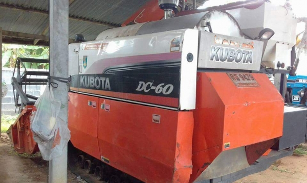 ขายรถเกี่ยวข้าว KUBOTA DC60 ปี54 ใช้งานน้อย 1525ชั่วโมง เอกสารพร้อมโอน ราคา190,000 สนใจโทร 090-8588220  093-3258446 www.narong2truck.com www.truck.in.th/498 https://www.facebook.com/narong2truck/ ID: narong498 ID: 09332584461 เพจ Facebook ณรงค์ ซื้อขายรถม
