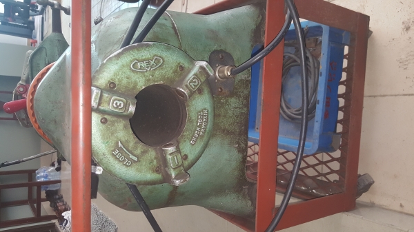 เครื่องต๊าปเกลียว