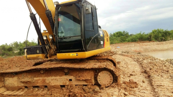 ขายด่วน!! Cat320D2ไมล์ 4,900 สภาพสวยมากค่ะ