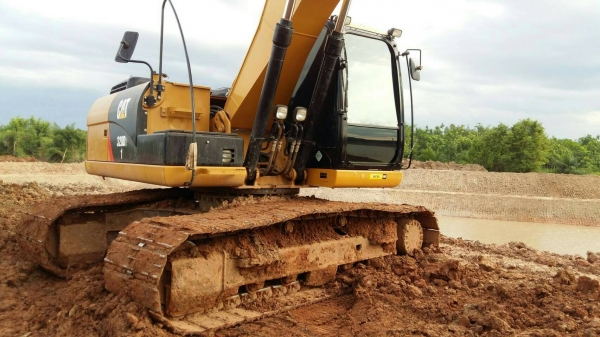 ขายด่วน!! Cat320D2ไมล์ 4,900 สภาพสวยมากค่ะ