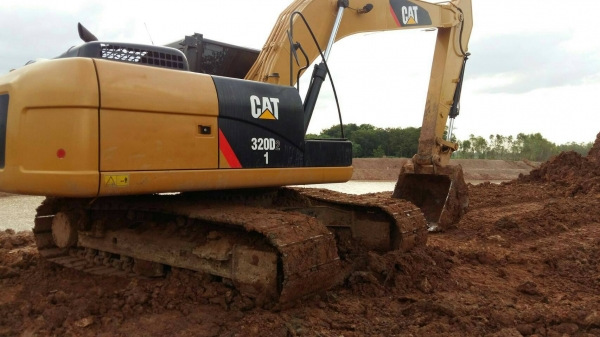 ขายด่วน!! Cat320D2ไมล์ 4,900 สภาพสวยมากค่ะ