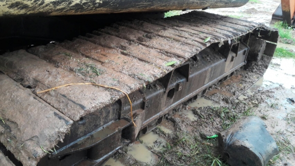 ขายด่วน HITASHI ZX200-5G สภาพพร้อมใช้งาน เครื่องปั้มดี เอวแน่น โซ่ติดบาง ไฟฟ้าอยู่ครบ  เอกสารใบอินวอยซ์ สนใจสอบถาม 093-0764943  088-3223272