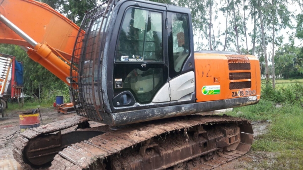 ขายด่วน HITASHI ZX200-5G สภาพพร้อมใช้งาน เครื่องปั้มดี เอวแน่น โซ่ติดบาง ไฟฟ้าอยู่ครบ  เอกสารใบอินวอยซ์ สนใจสอบถาม 093-0764943  088-3223272