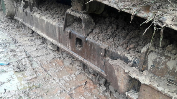 ขายด่วน HITASHI ZX200-5G สภาพพร้อมใช้งาน เครื่องปั้มดี เอวแน่น โซ่ติดบาง ไฟฟ้าอยู่ครบ  เอกสารใบอินวอยซ์ สนใจสอบถาม 093-0764943  088-3223272