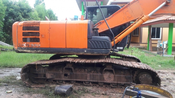 ขายด่วน HITASHI ZX200-5G สภาพพร้อมใช้งาน เครื่องปั้มดี เอวแน่น โซ่ติดบาง ไฟฟ้าอยู่ครบ  เอกสารใบอินวอยซ์ สนใจสอบถาม 093-0764943  088-3223272