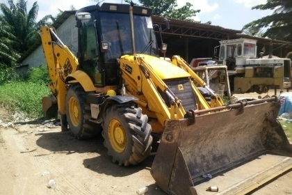 รถตักหน้าหลังขุด JCB 3CX รุ่นใหม่สุดซีเรียล980000เก่านอก มีเล่มทะเบียนแล้ว รถตักหน้าหลังขุด JCB 3CX รุ่นใหม่สุดซีเรียล980000เก่านอก มีเล่มทะเบียนแล้ว