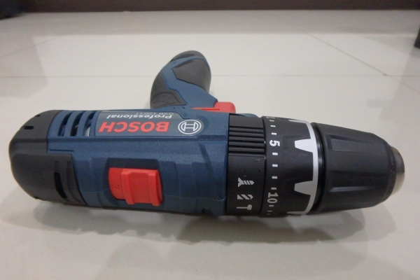 ลดพิเศษ-สว่านแบตไร้สาย Bosch 12 โวล์ท กระแทกได้ ของแท้ รุ่น GSB 120-Li +แบต2ก้อน + ที่ชาร์ท ของใหม่ ลดพิเศษ-สว่านแบตไร้สาย Bosch 12 โวล์ท กระแทกได้ ของแท้ รุ่น GSB 120-Li +แบต2ก้อน + ที่ชาร์ท ของใหม่