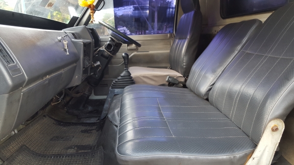 ขายisuzu npr 110 รถสวยเดิมๆ ภายในสวยมาก เจ้าของเดิมใช้รักษาอย่างดี