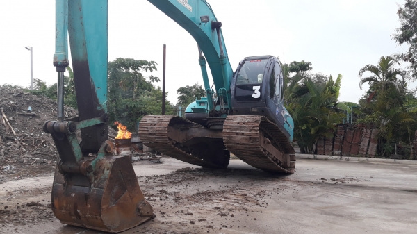 ขายรถแบ็คโฮ KOBELCO SK200 Mark V Super ใช้งาน 10,947 ชั่วโมง (ผ่านการใช้งานในไทย 3 ปี)