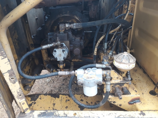 ขายด่วนรถแบคโฮCATE70Bเอกสารใบอินวอยรถใช้งานอยู่ทุกวัน