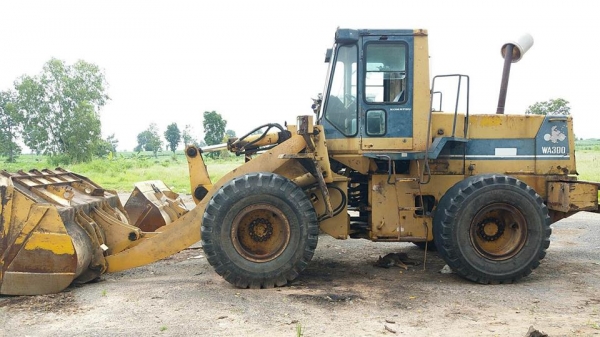 ขายรถตัก KOMATSU WA300สภาพสวยเครื่องเดิมปั๊มดีเอวอ่อน