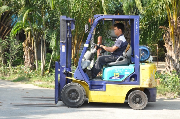 ขายFORKLIFT KOMATSU FG15-17(1.5ตัน) สวยเดิมจากญี่ปุ่น ยังไม่เคยใช้ในไทย 135,000เท่านั้น!!