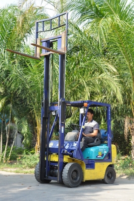 ขายFORKLIFT KOMATSU FG15-17(1.5ตัน) สวยเดิมจากญี่ปุ่น ยังไม่เคยใช้ในไทย 135,000เท่านั้น!!
