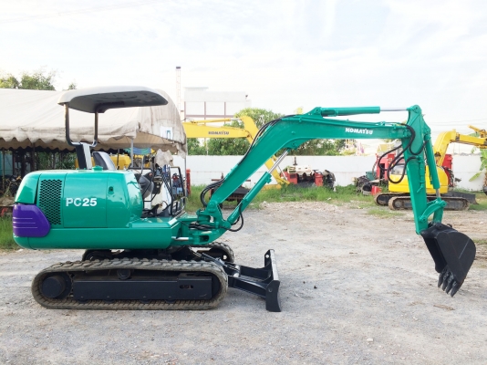 ขายรถขุดแบคโฮ KOMATSU PC25-7 เก่าญี่ปุ่น สนใจติดต่อ 08ุุ6-775-7900 086-324-1992 ขายรถขุดแบคโฮ KOMATSU PC25-7 เก่าญี่ปุ่น สนใจติดต่อ 08ุุ6-775-7900 086-324-1992