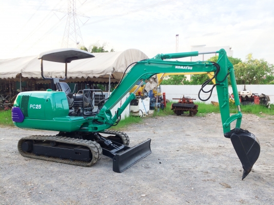 ขายรถขุดแบคโฮ KOMATSU PC25-7 เก่าญี่ปุ่น สนใจติดต่อ 08ุุ6-775-7900 086-324-1992