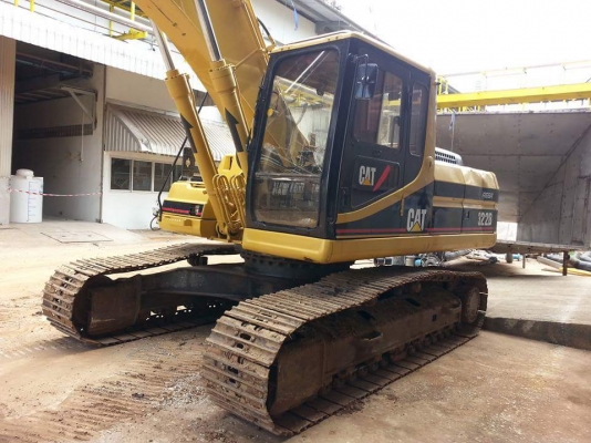 ขายรถแบคโฮ CAT 322B สภาพพร้อมใช้งาน ราคา1,500,000 สนใจโทร 090-8588220  093-3258446 www.narong2truck.com www.truck.in.th/498 https://www.facebook.com/narong2truck/ ID: narong498 ID: 09332584461 เพจ Facebook ณรงค์ ซื้อขายรถมือสอง กลุ่ม Facebook ณรงค์ ซื้อขา