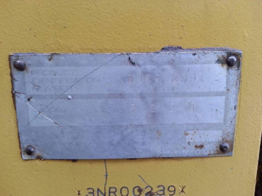 ขายรถแบคโฮ CAT 322B สภาพพร้อมใช้งาน ราคา1,500,000 สนใจโทร 090-8588220  093-3258446 www.narong2truck.com www.truck.in.th/498 https://www.facebook.com/narong2truck/ ID: narong498 ID: 09332584461 เพจ Facebook ณรงค์ ซื้อขายรถมือสอง กลุ่ม Facebook ณรงค์ ซื้อขา