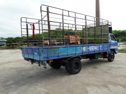 ISUZU รุ่น NPR 57 P 4 สูบ 100 แรง  กระบะยาว 5.00 เมตร กว้าง 2.10 เมตร พวงมาลัยพาวเว่อร์