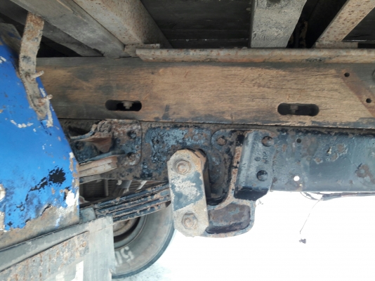 ISUZU รุ่น NPR 57 P 4 สูบ 100 แรง  กระบะยาว 5.00 เมตร กว้าง 2.10 เมตร พวงมาลัยพาวเว่อร์