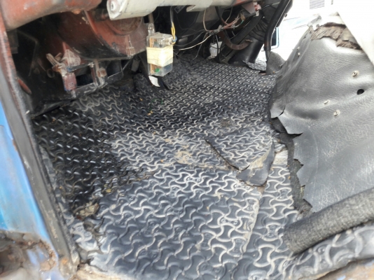 ISUZU รุ่น NPR 57 P 4 สูบ 100 แรง  กระบะยาว 5.00 เมตร กว้าง 2.10 เมตร พวงมาลัยพาวเว่อร์