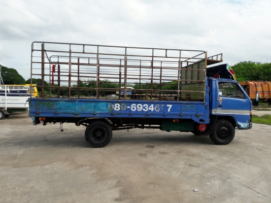 ISUZU รุ่น NPR 57 P 4 สูบ 100 แรง  กระบะยาว 5.00 เมตร กว้าง 2.10 เมตร พวงมาลัยพาวเว่อร์