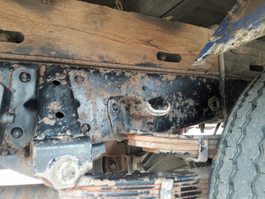 ISUZU รุ่น NPR 57 P 4 สูบ 100 แรง  กระบะยาว 5.00 เมตร กว้าง 2.10 เมตร พวงมาลัยพาวเว่อร์